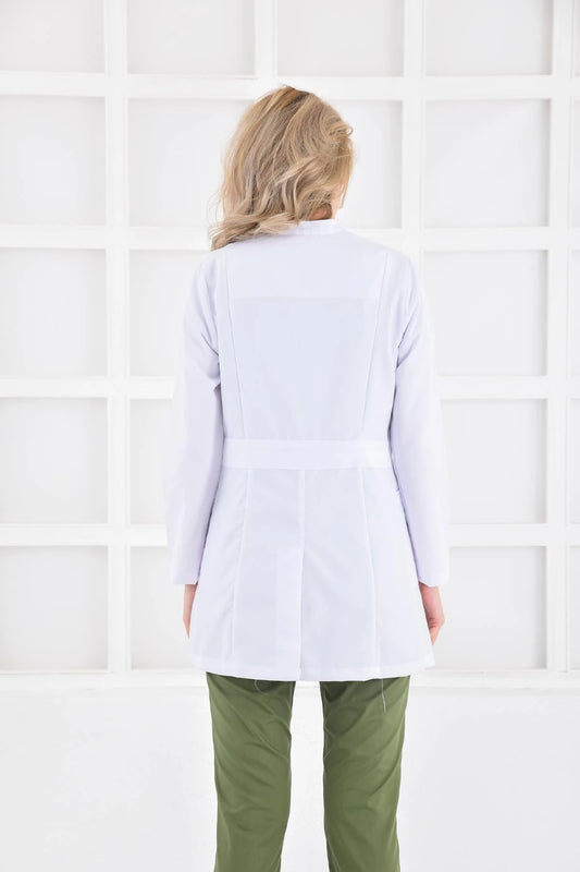 Fartuch Medyczny Damski w Kolorze Białym Średnia długość